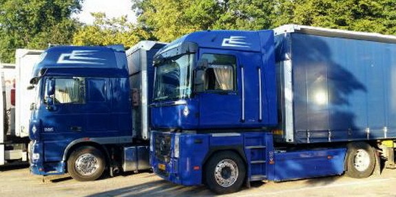 Camions DAF et Renault